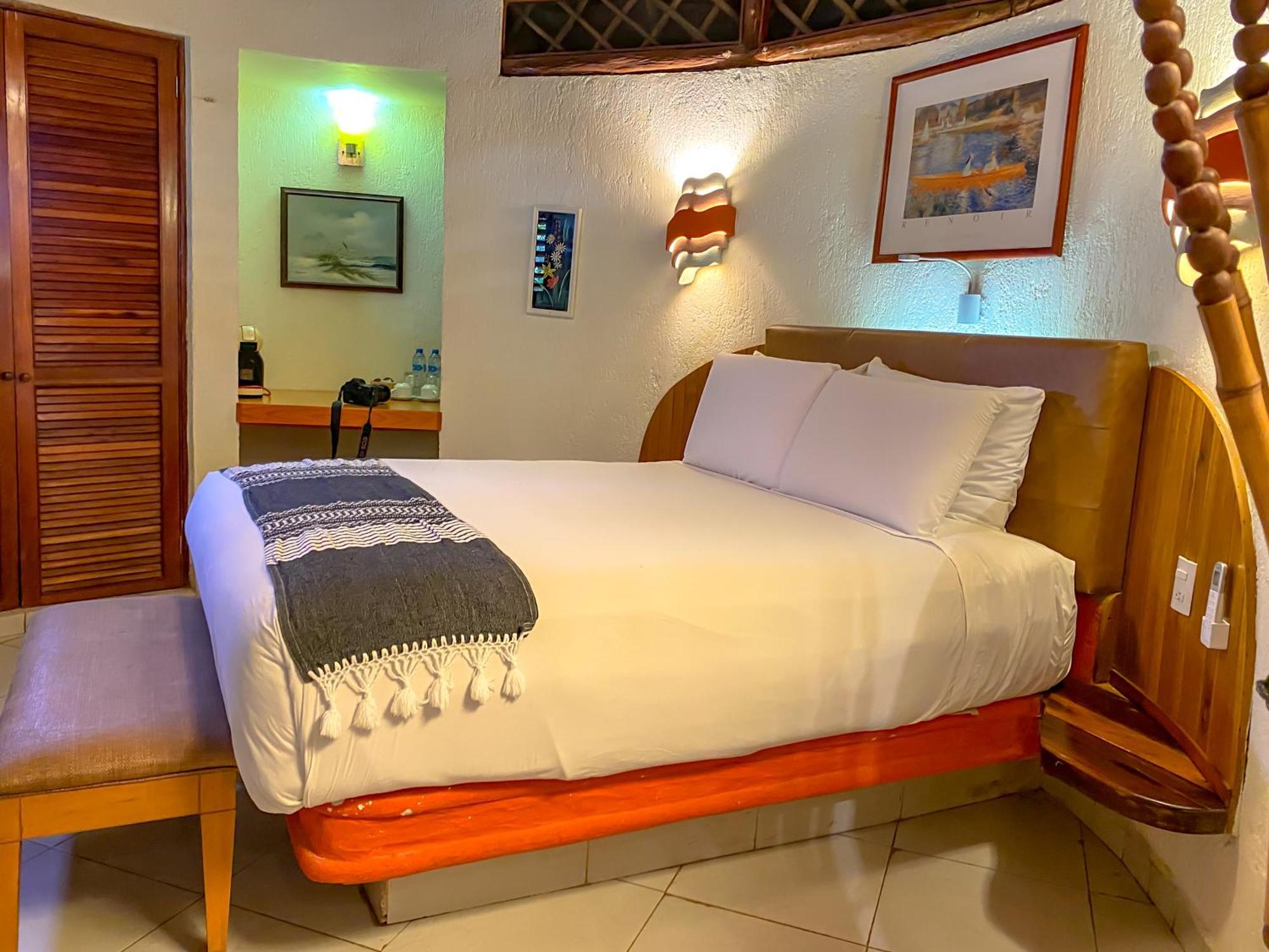 Cocos Adults Only 3*