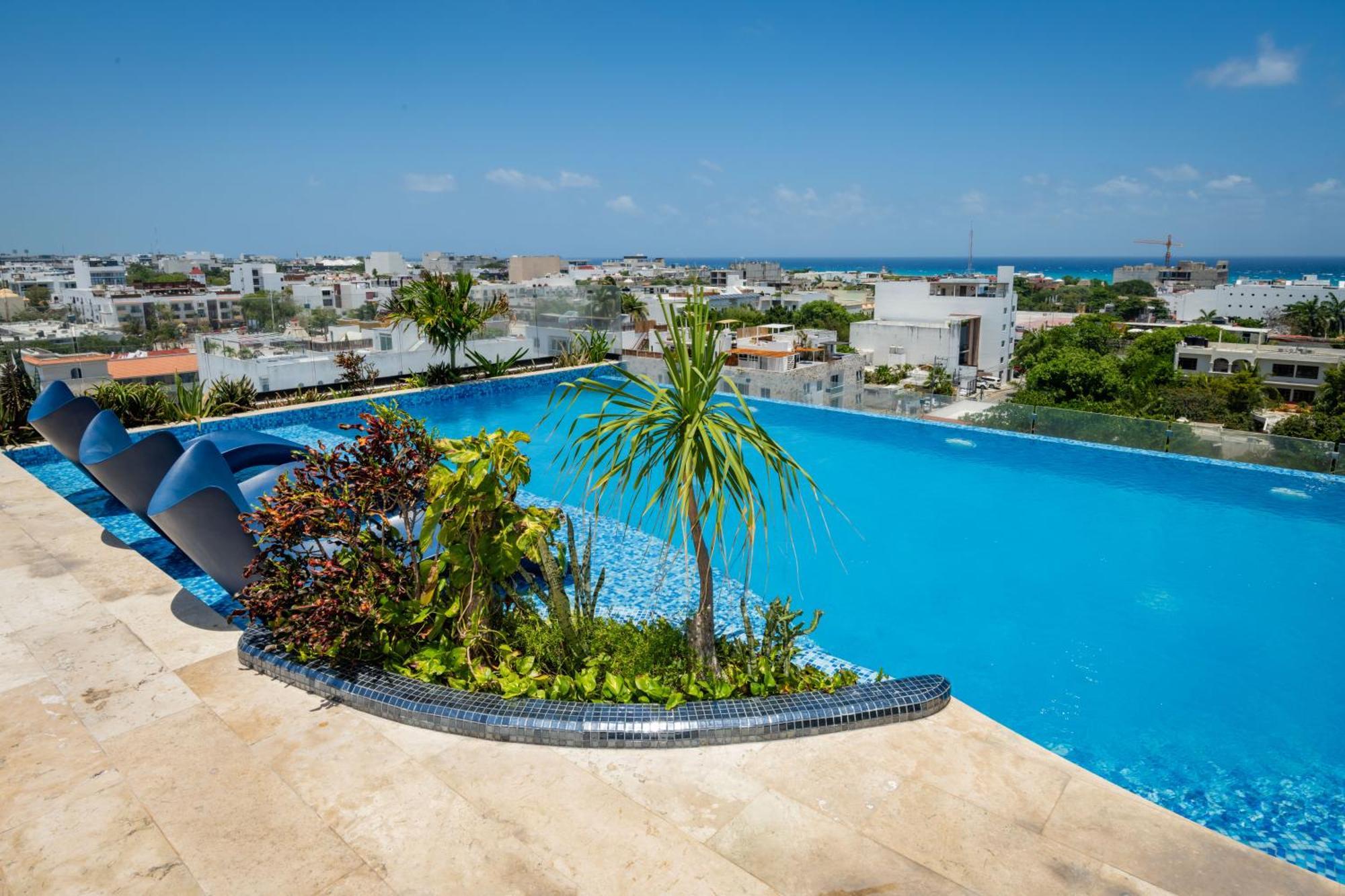 Walk Distance To Wallmart And 5ta Avenue Apartment Playa del Carmen