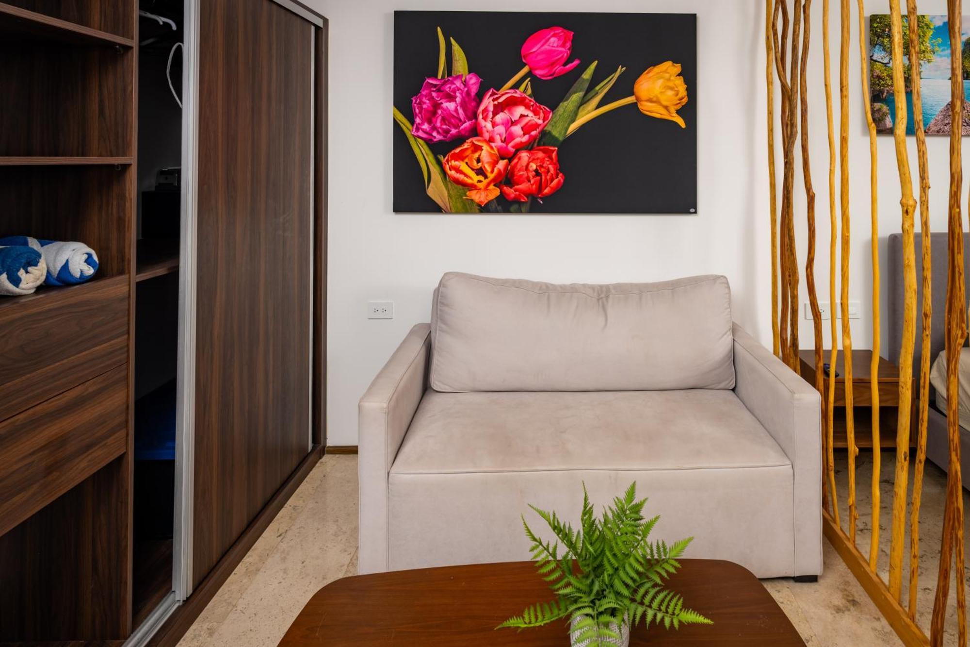 Walk Distance To Wallmart And 5ta Avenue Playa del Carmen