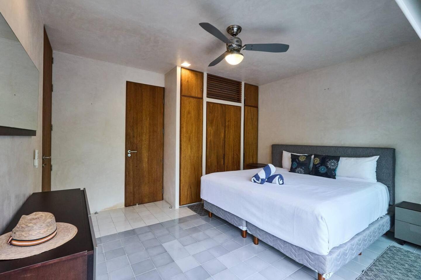 Downtown 4br At 200m 2 Apts In One Apartment Playa del Carmen