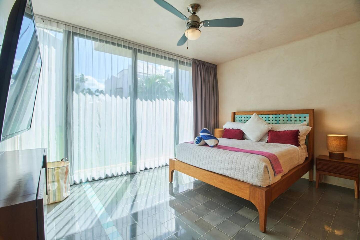 Downtown 4br At 200m 2 Apts In One *