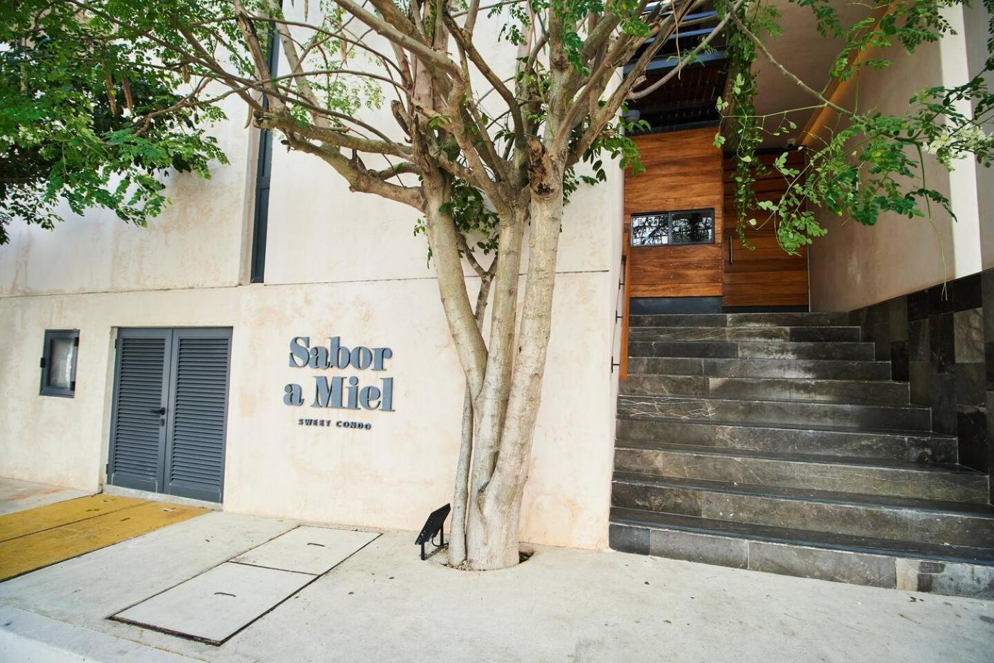 Downtown 4br At 200m 2 Apts In One