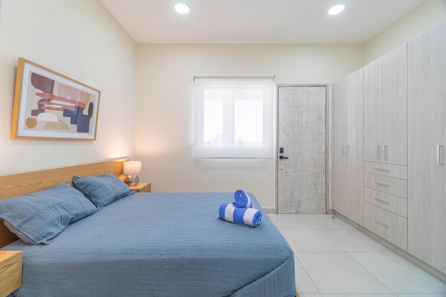 Vakantiehuis 2 Bd With Balcony, Gym, Rooftop Pool, Hot Tub *