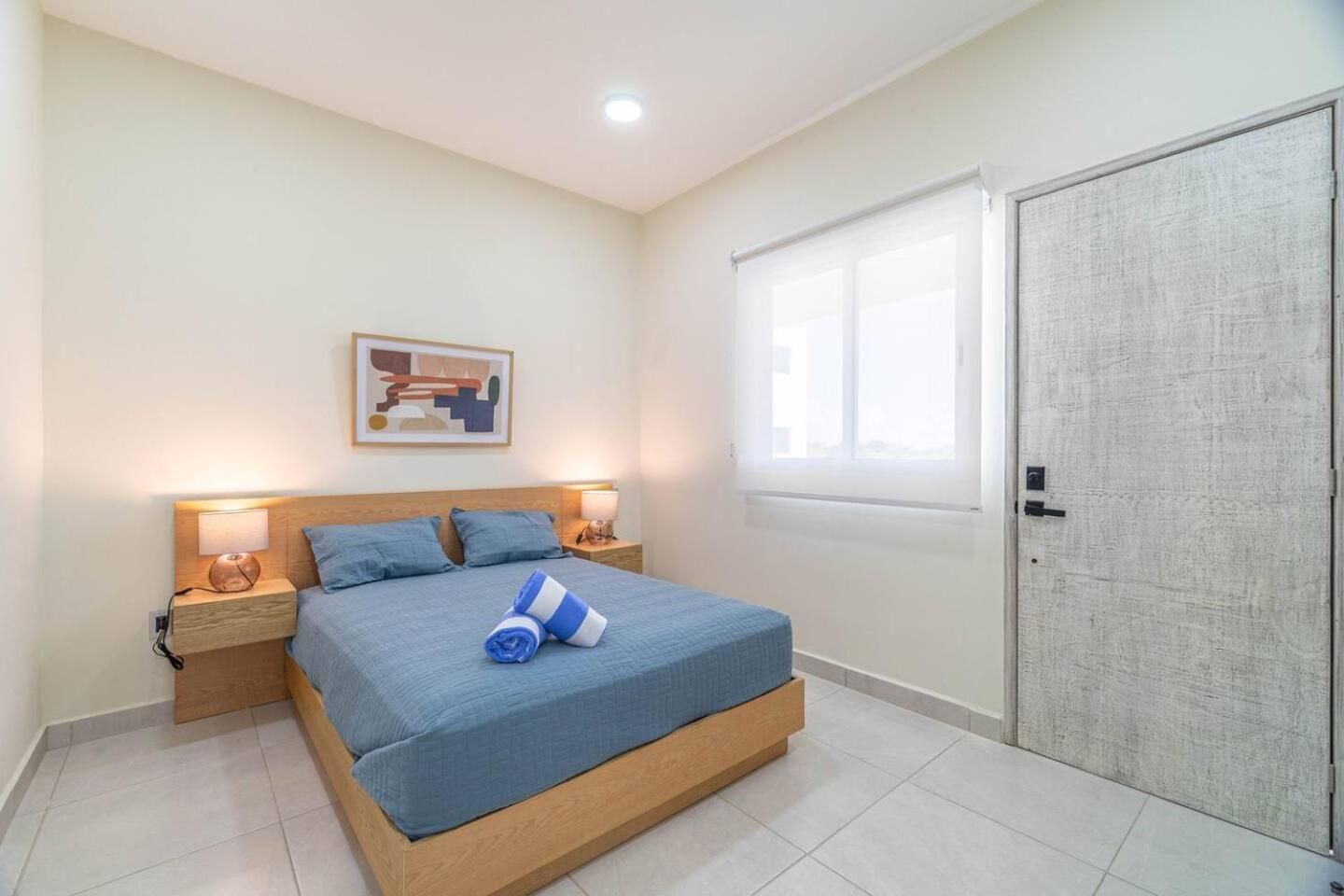 Vakantiehuis 2 Bd With Balcony, Gym, Rooftop Pool, Hot Tub Playa del Carmen