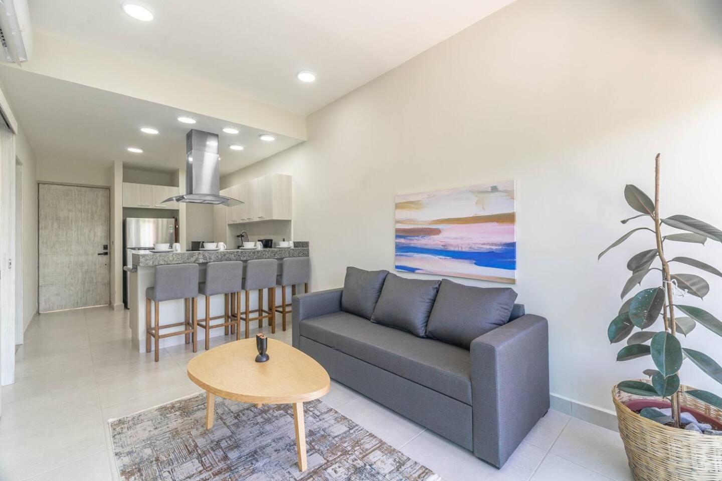2 Bd With Balcony, Gym, Rooftop Pool, Hot Tub Vakantiehuis Playa del Carmen
