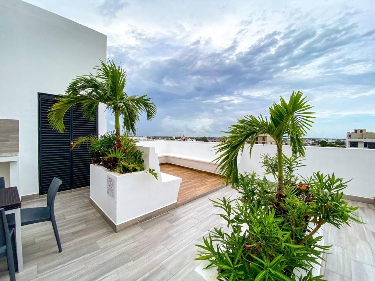 At 5th Ave With Pool Gym Steps To Apartment Playa del Carmen
