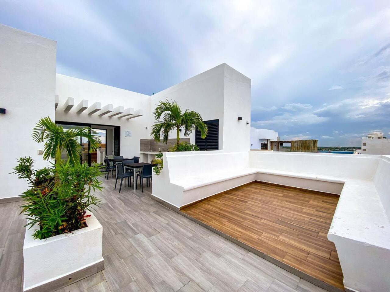 At 5th Ave With Pool Gym Steps To Apartment Playa del Carmen