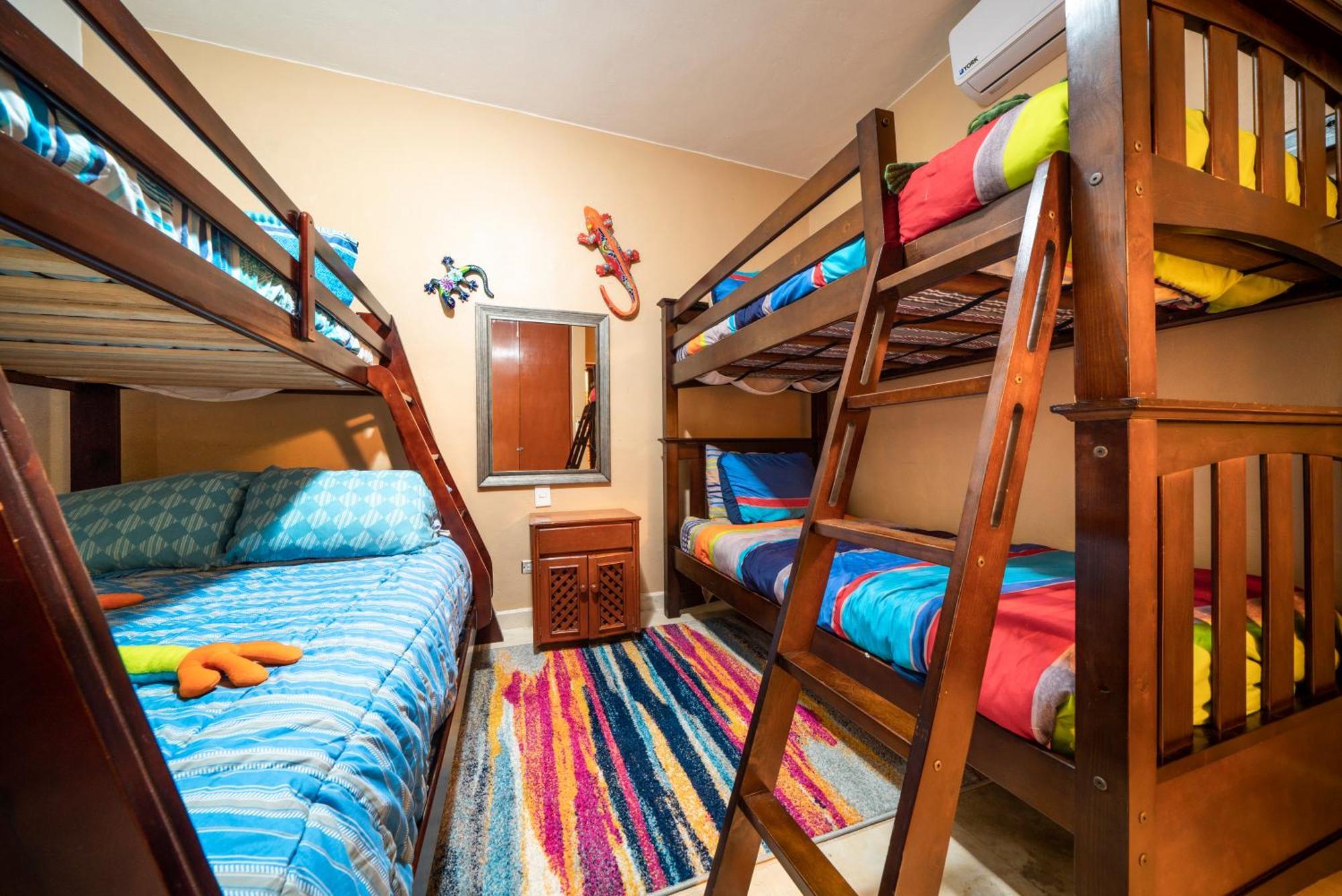 2 Bedroom For 8 Guests - Only 5 Min Walk To - At Playacar, Chac Ha Playa del Carmen