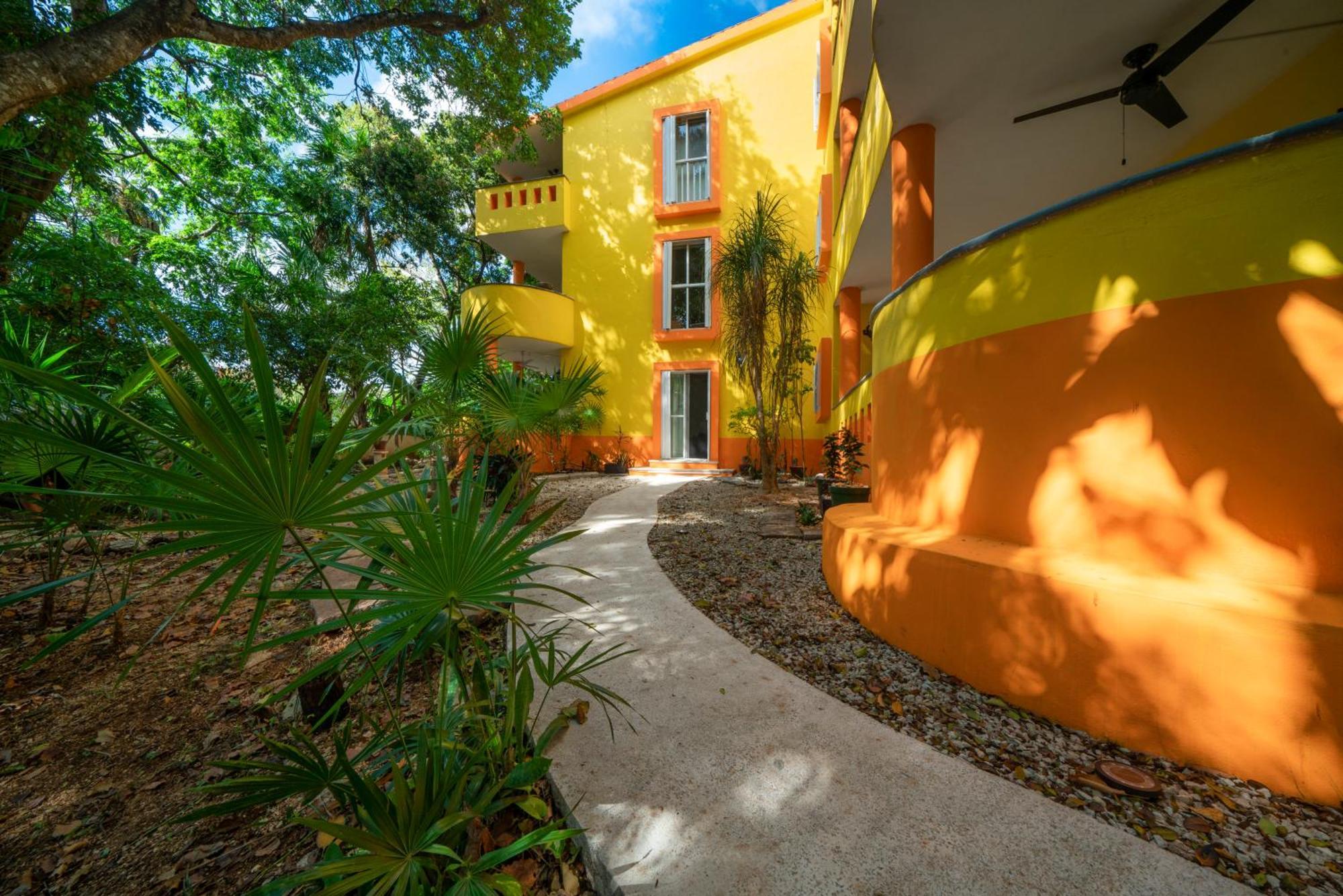 Holiday home 2 Bedroom For 8 Guests - Only 5 Min Walk To - At Playacar, Chac Ha *