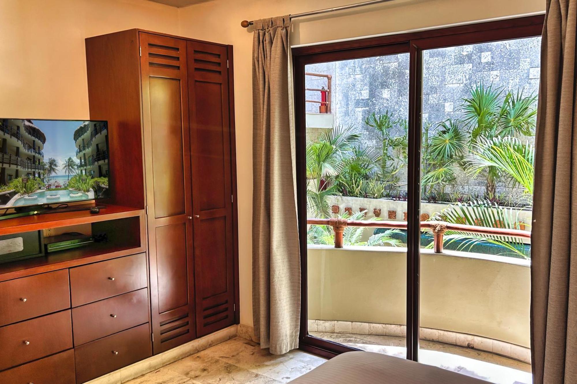 Hotel Maya And Beachclub 4*