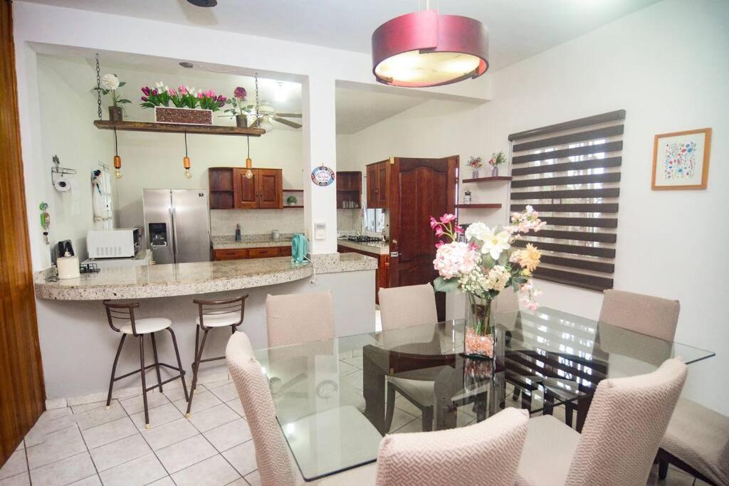 Casa Con Alberca Y Amplio Espacio Tu Familia