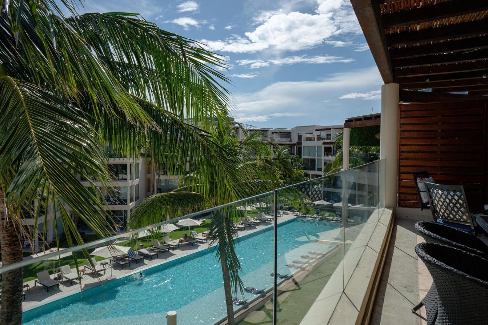 Aparthotel The Elements Oceanfront & Beachside