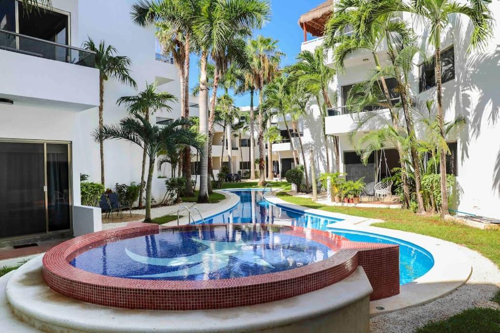 Apartment Lovely 2 Bdrm In Gated Community & Pool View
