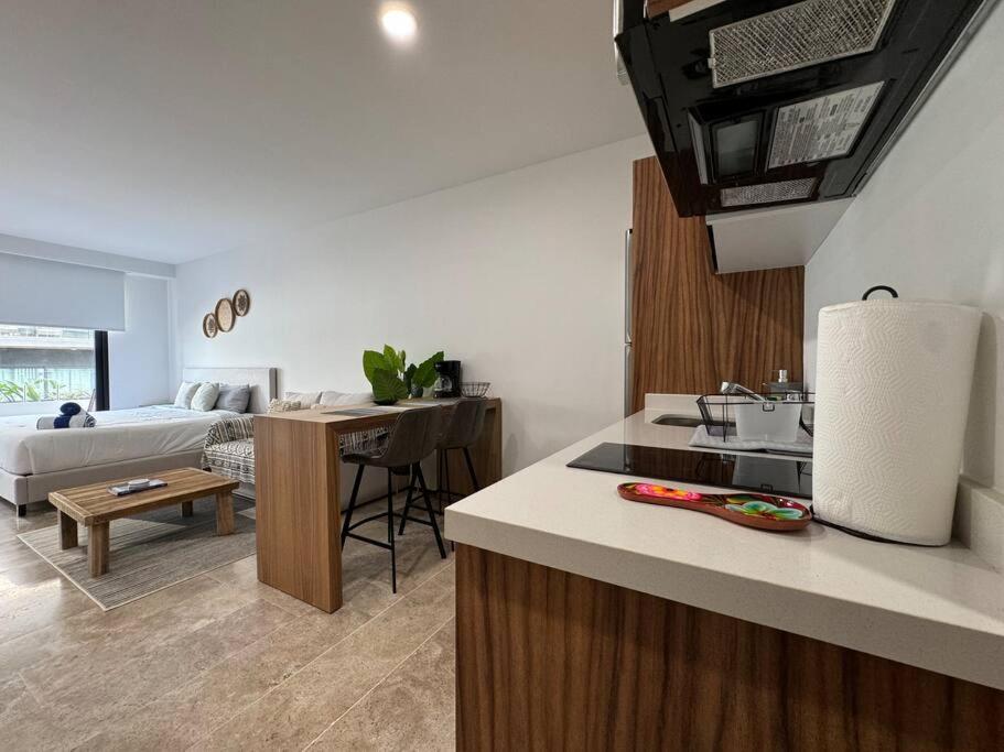 Apartment M-403 Brand New Studio, Ocean View Terrace, Pool And Gym *