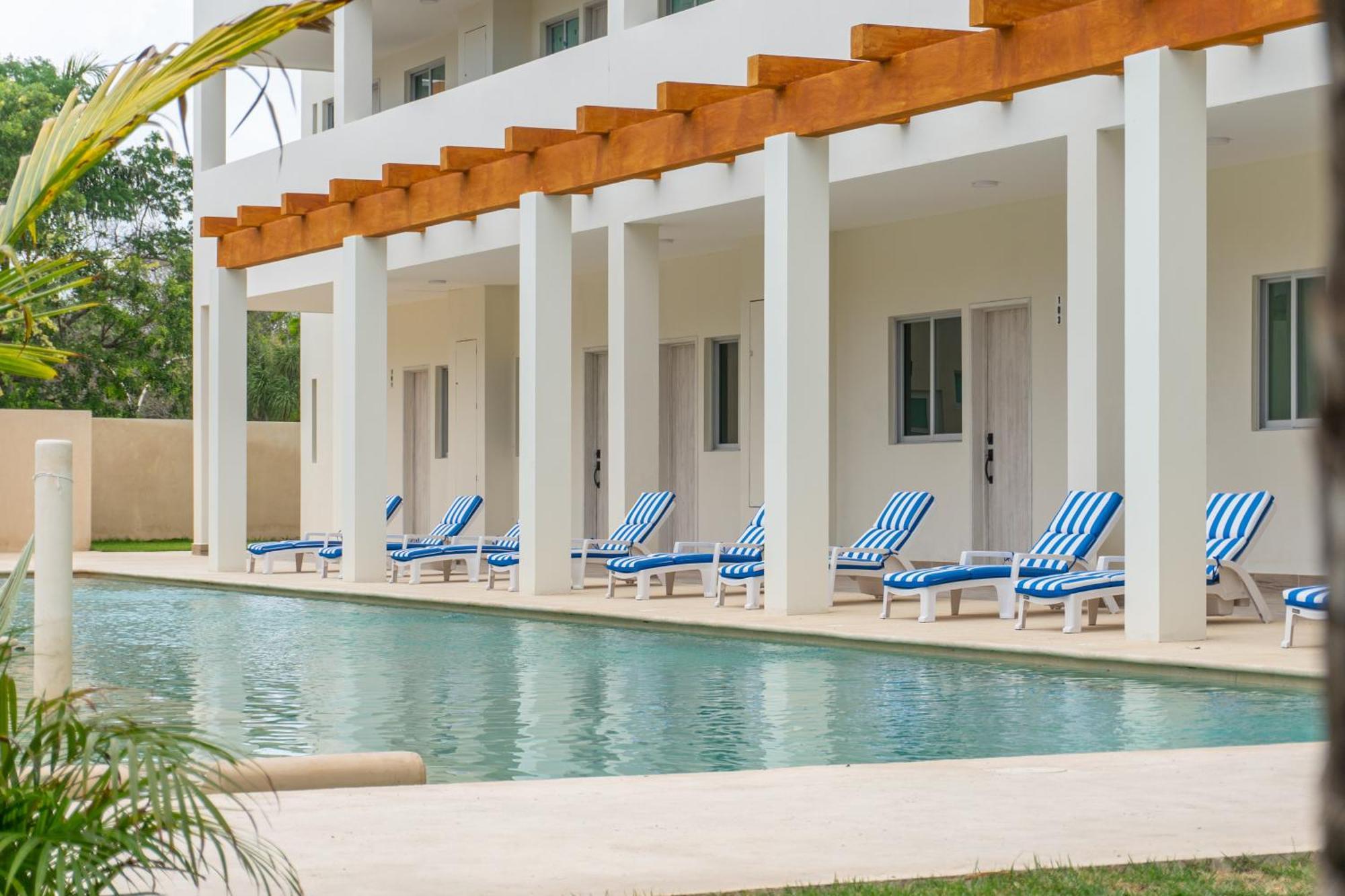 2 Bd With Balcony, Rooftop Pool, Hot Tub, Gym #207 Holiday home