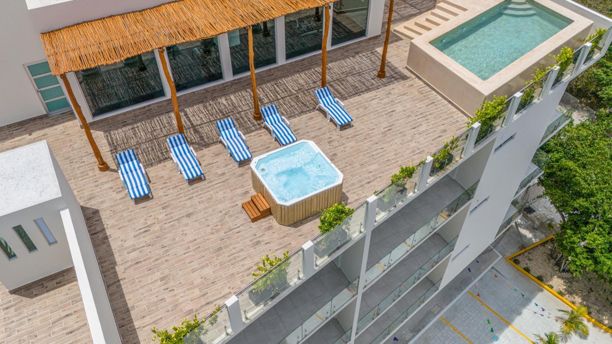 Holiday home 2 Bd With Balcony, Rooftop Pool, Hot Tub, Gym #207 *