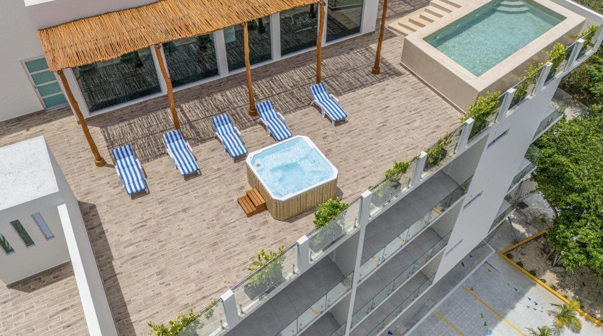 Holiday home 2 Bd With Balcony, Rooftop Pool, Hot Tub, Gym #207 *