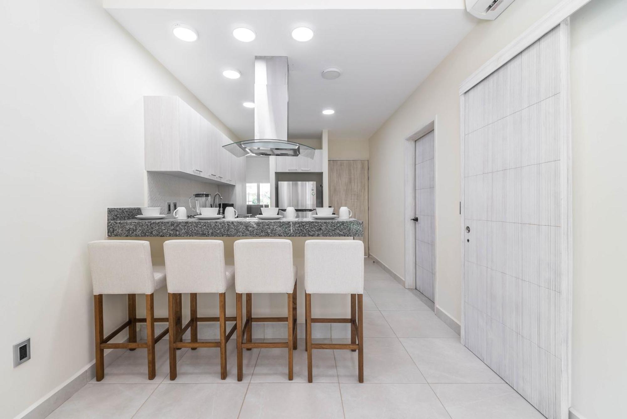 Holiday home 2 Bd With Balcony, Rooftop Pool, Hot Tub, Gym #207 *
