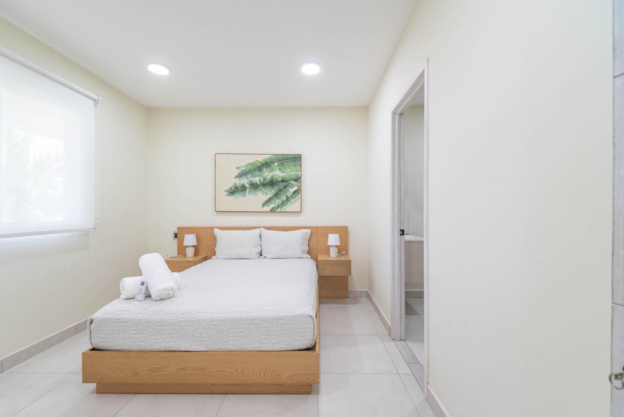 2 Bd With Balcony, Rooftop Pool, Hot Tub, Gym #207 *