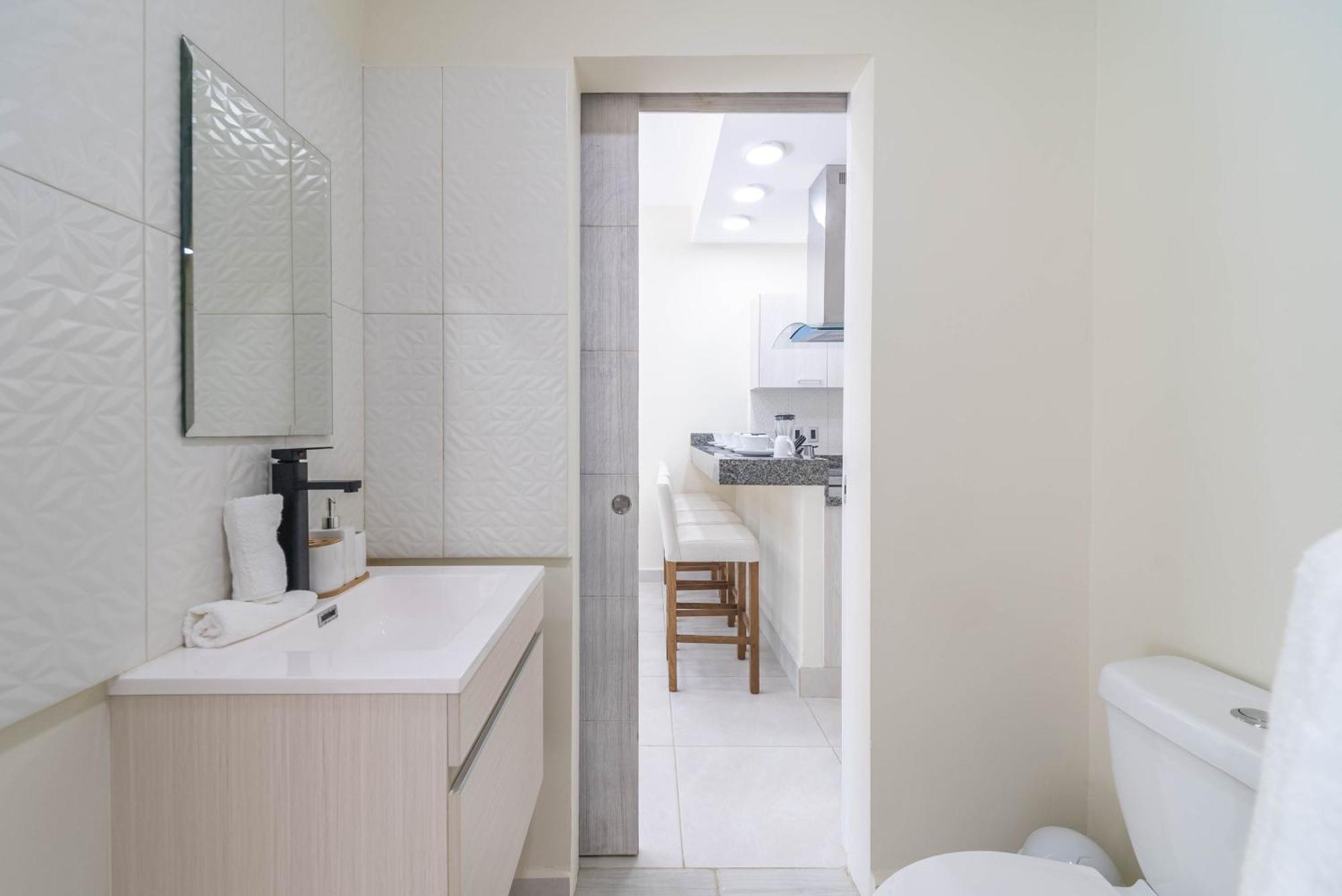 2 Bd With Balcony, Rooftop Pool, Hot Tub, Gym #207 Playa del Carmen
