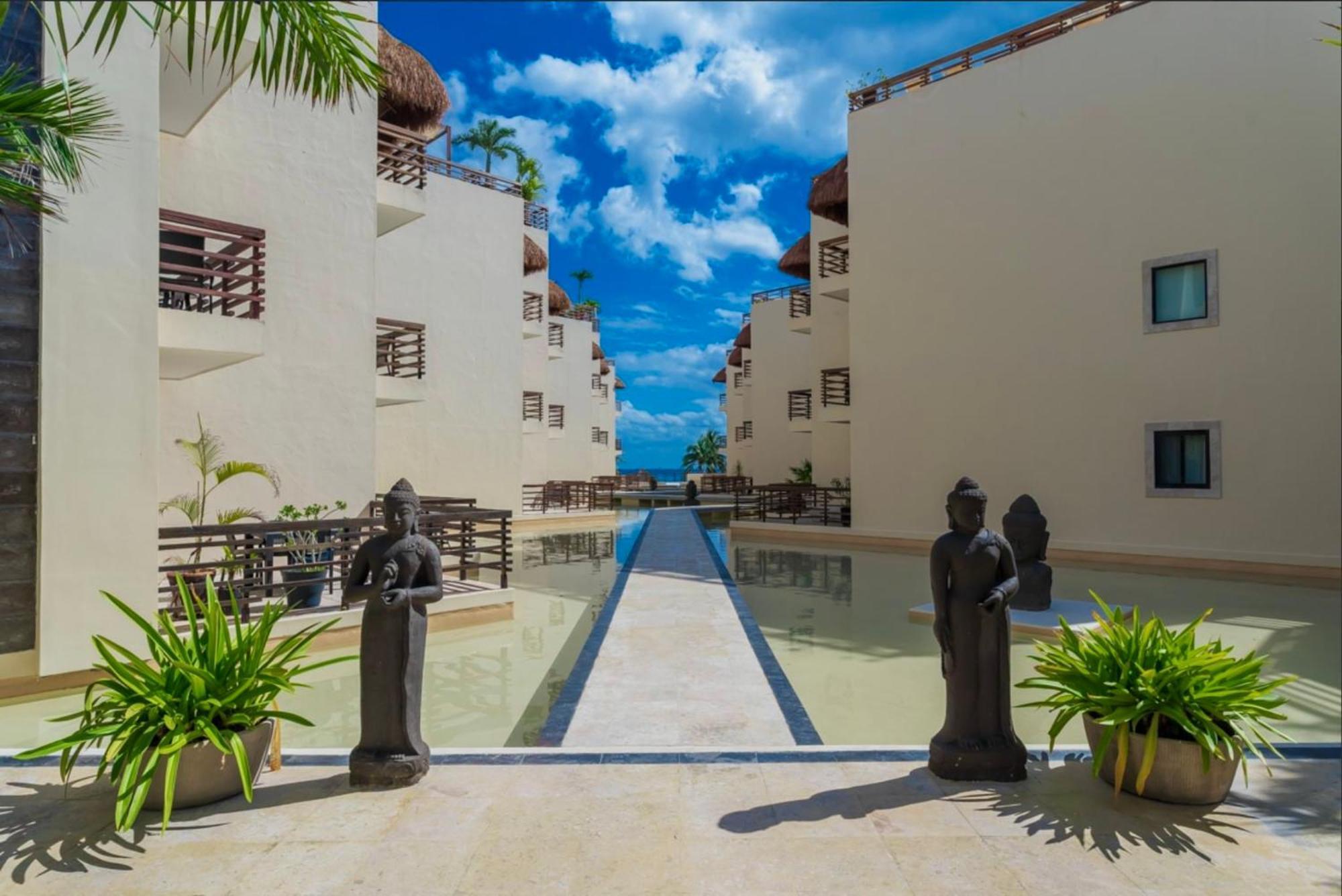 Departamento En Aldea Thai Con Terraza, Vista Al Mar Y Alberca Privada, Para 8 Personas Playa del Carmen
