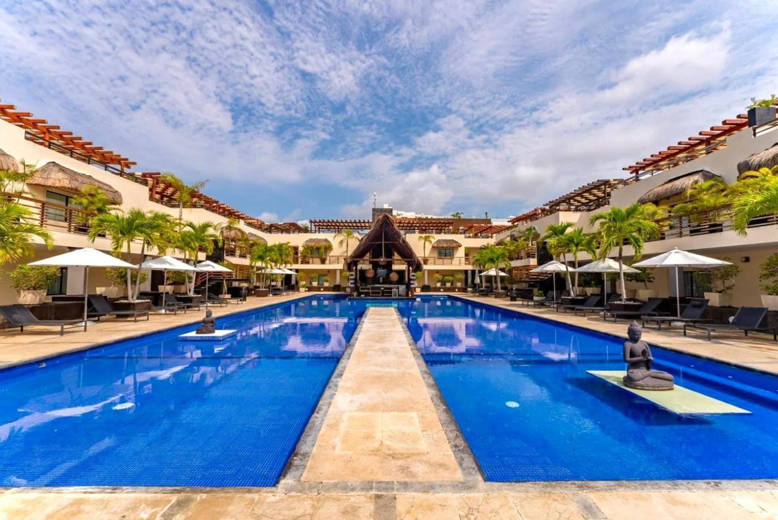Apartamento Departamento En Aldea Thai Con Terraza, Vista Al Mar Y Alberca Privada, Para 8 Personas *