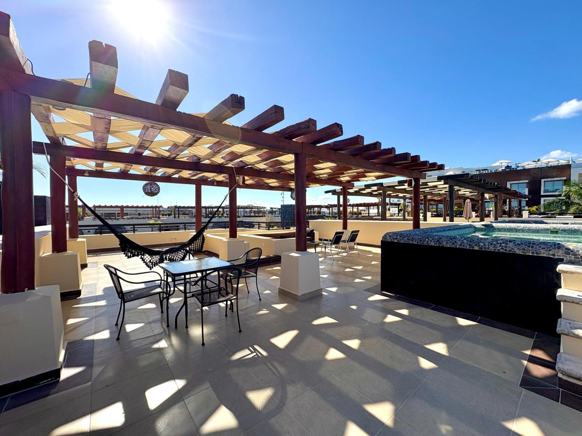 Departamento En Aldea Thai Con Terraza, Vista Al Mar Y Alberca Privada, Para 8 Personas * Playa del Carmen