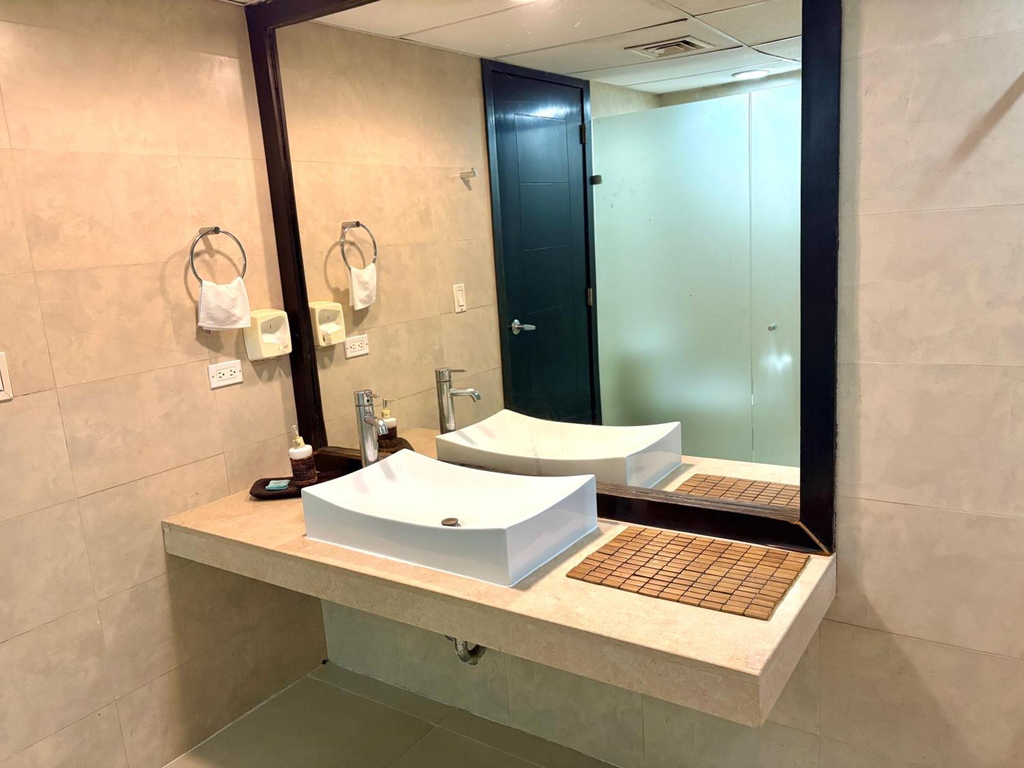 Apartamento Departamento En Aldea Thai Con Terraza, Vista Al Mar Y Alberca Privada, Para 8 Personas *