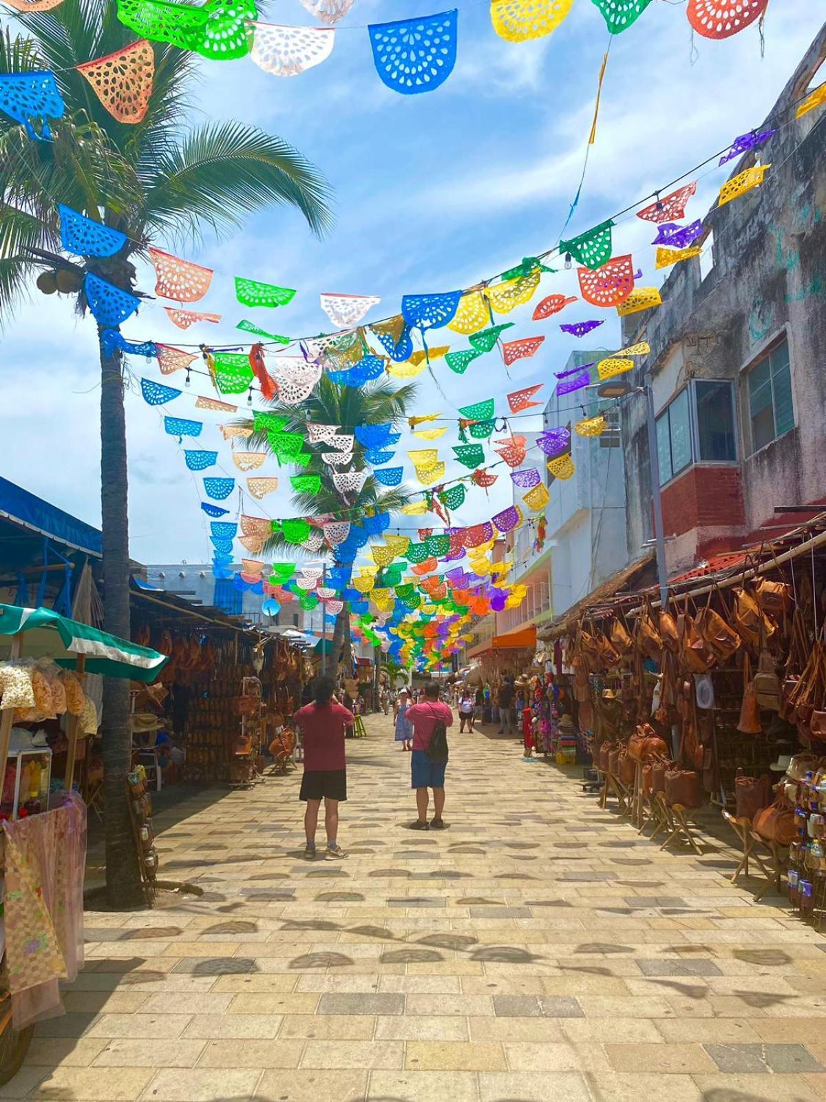 5th Av Close To The Ado Ferry & Mall Playa del Carmen