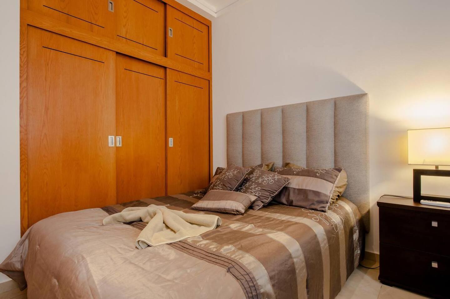 Luxury Apartment *