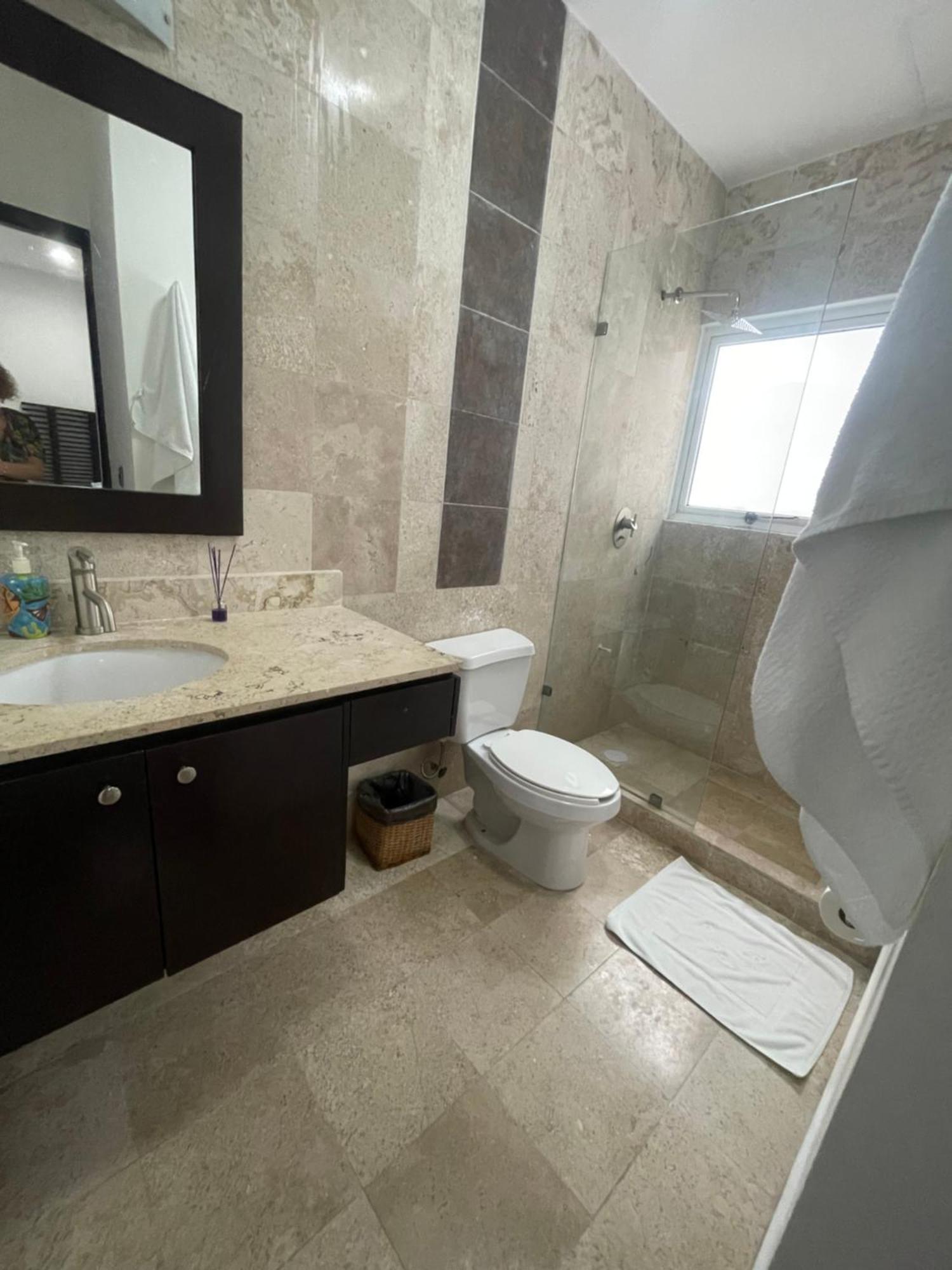 Appartement Spacious 1 Block From The