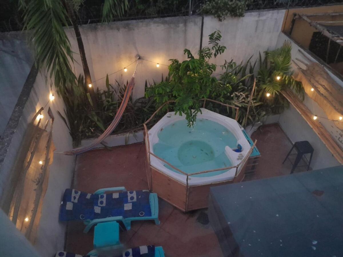 Casa de férias House With Jacuzzi *