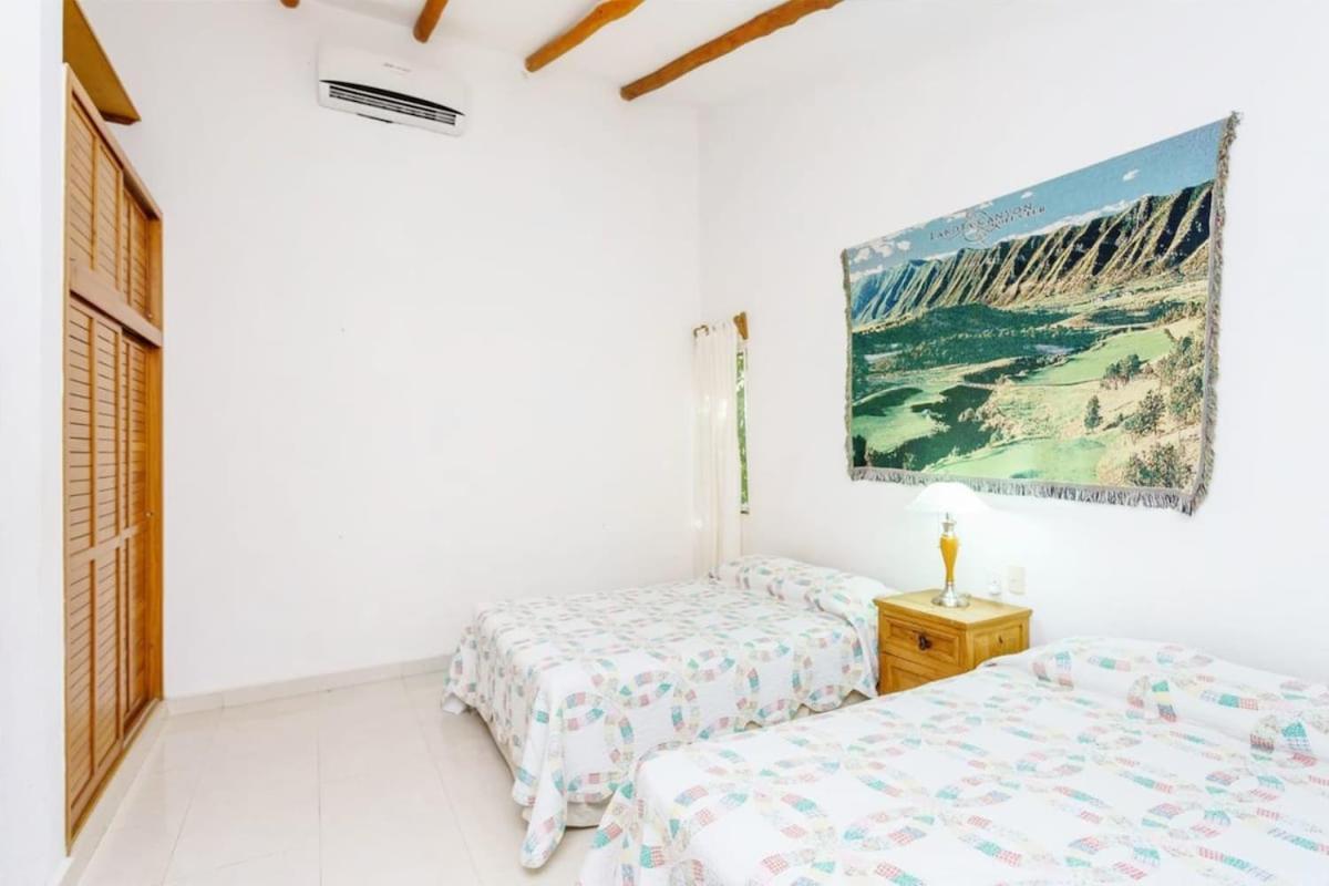 Villa Perfect With Pool Access And Close To The *