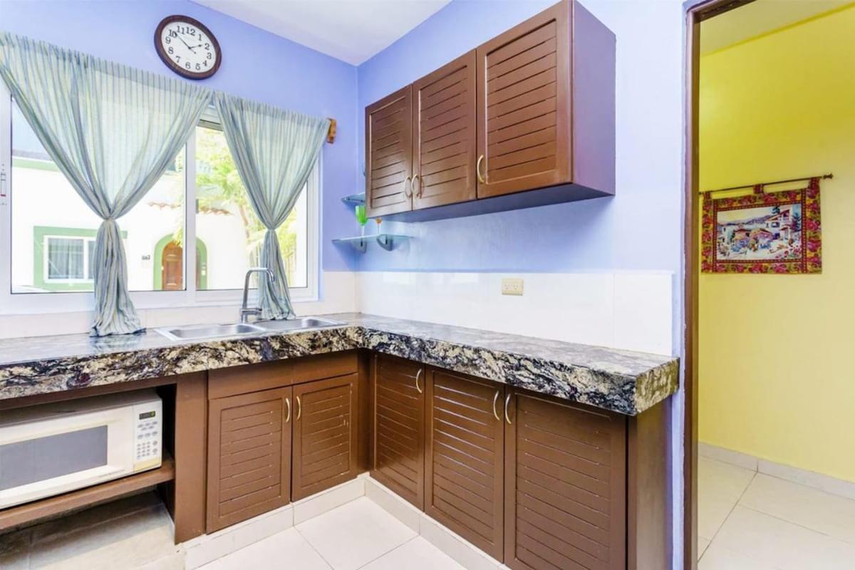 Perfect With Pool Access And Close To The *