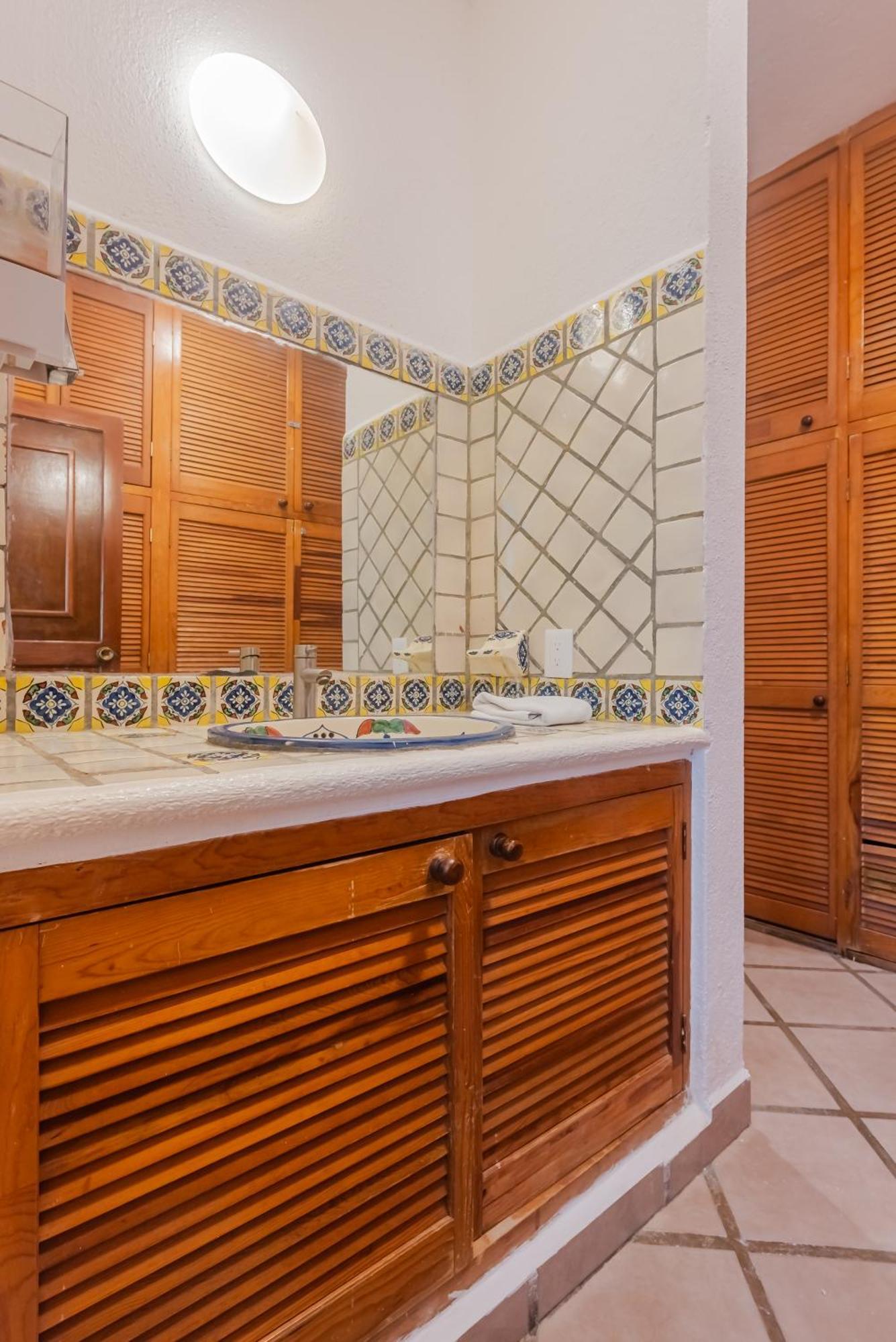 Espacioso Apartamento Gardenias , Playacar 2Bdr *