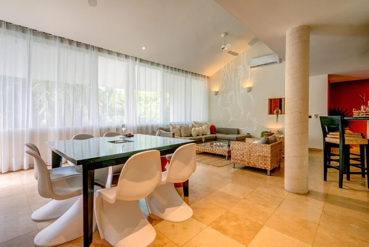 Stylish Luxe Penthouse - Exclusive Gated Community Holiday home