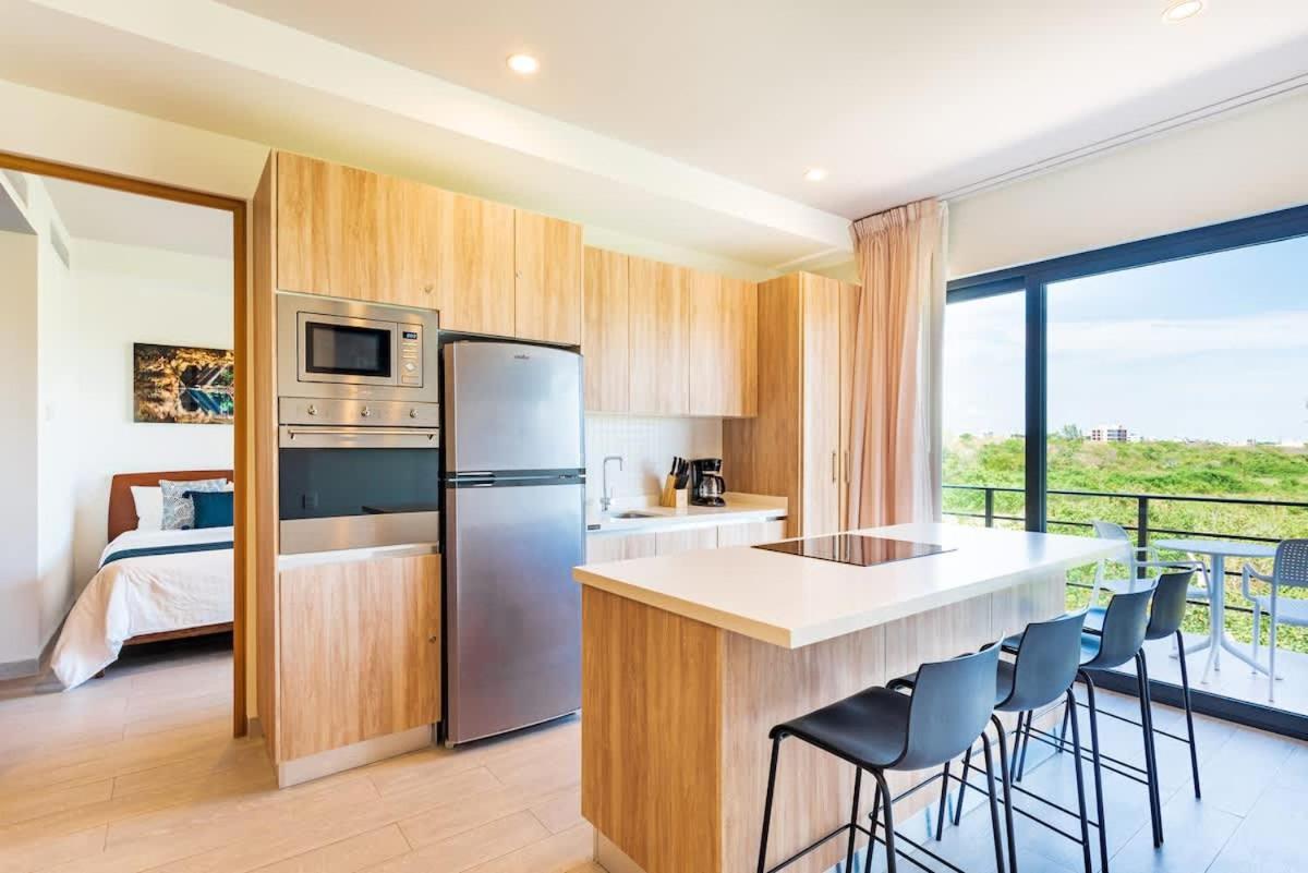 Tropical 2-bedroom Mangrove View Apartment