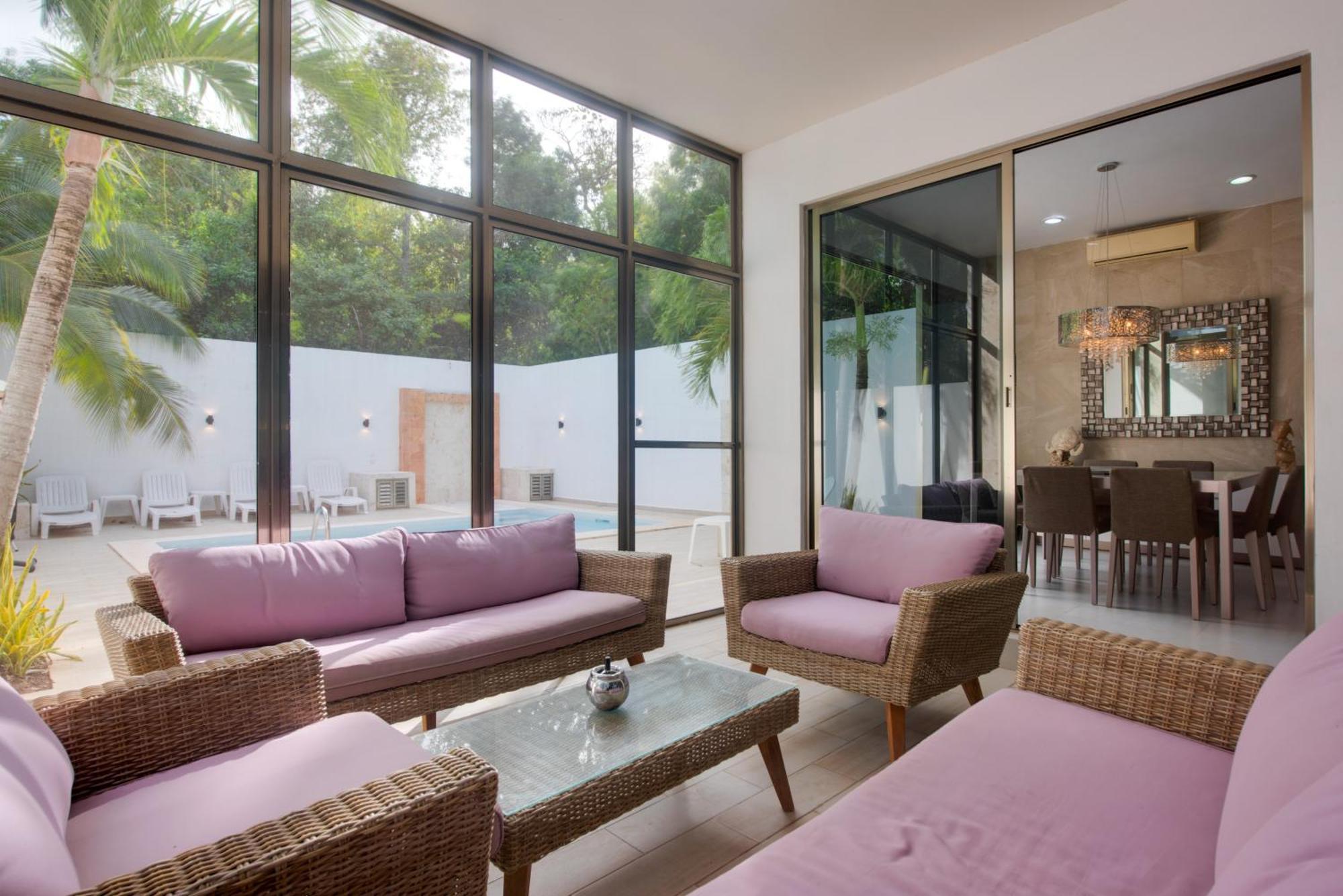 Luxe With Pool - Walk To Casa de férias