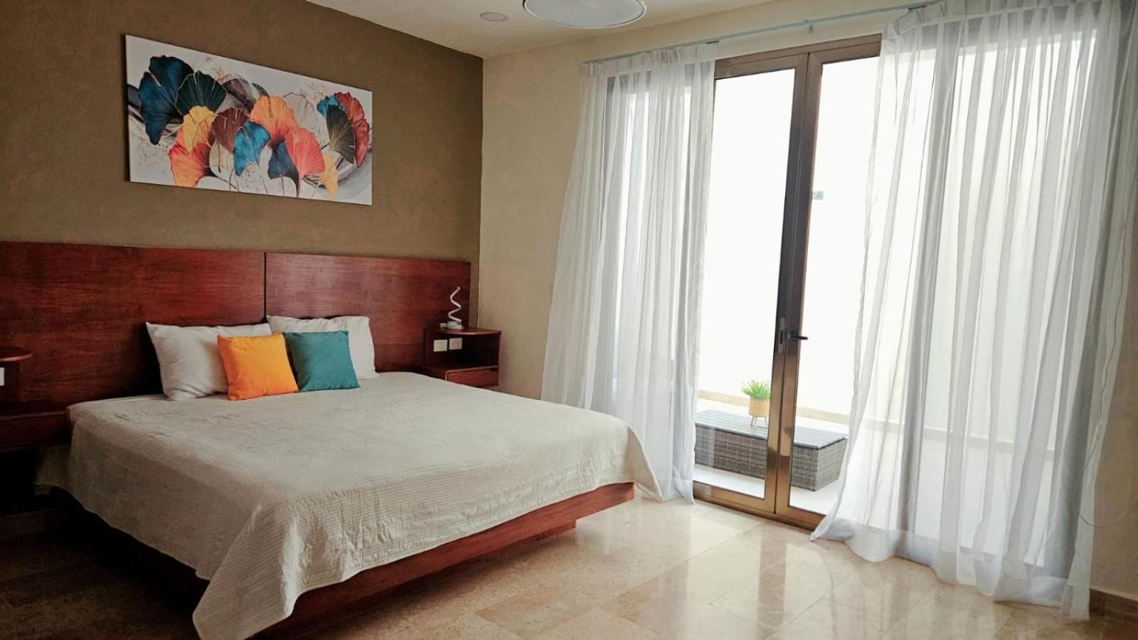 Apartment With Ocean View Pool In Av 10 & 60 Street