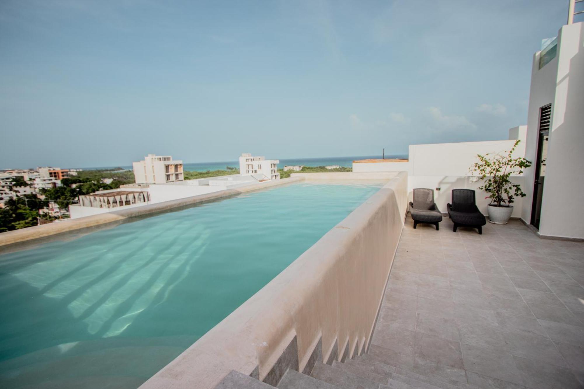 With Ocean View Pool In Av 10 & 60 Street Apartment *