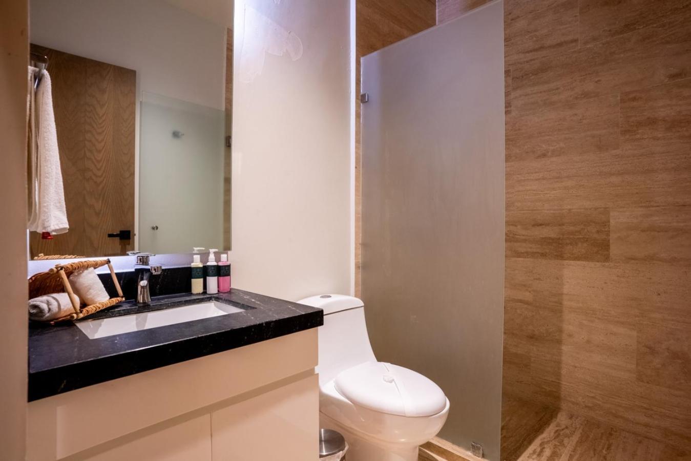 Appartement 2br W/ Rooftop Oceanview & Centric Location *