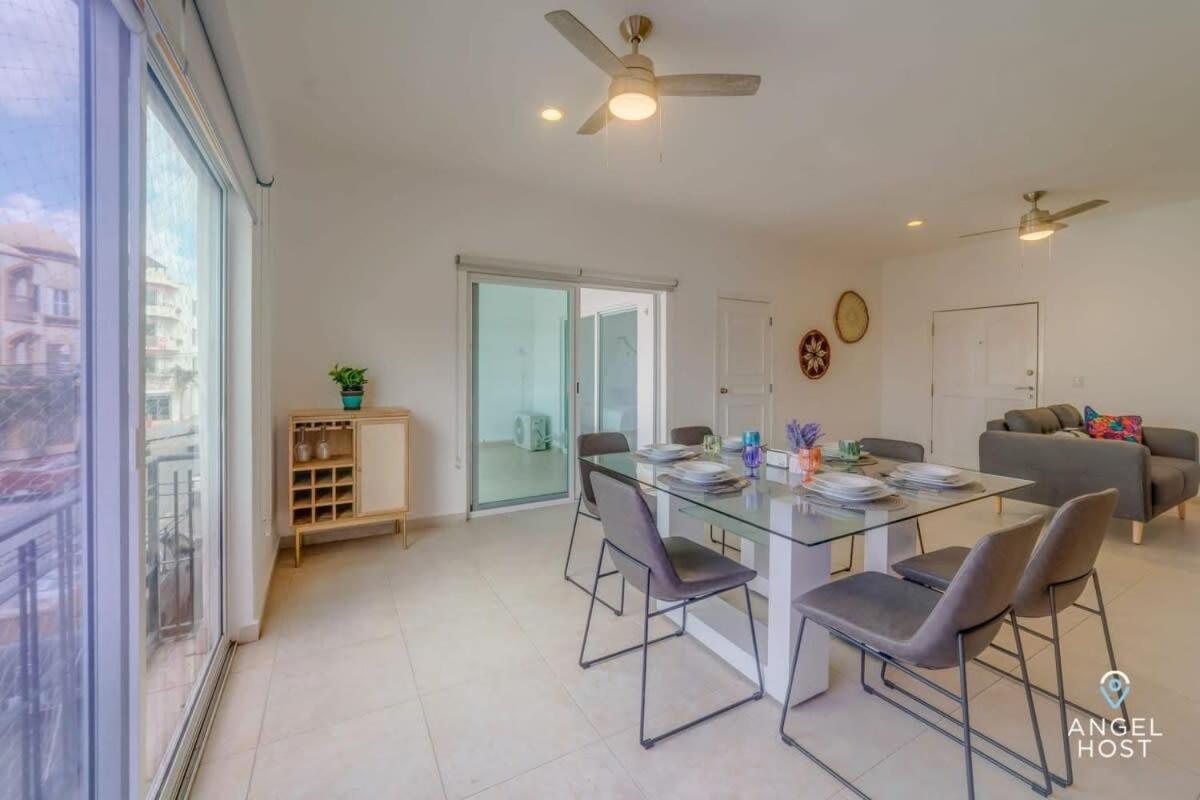 Apartment Ideal Group Getaway 4 Blocks To The & Pool