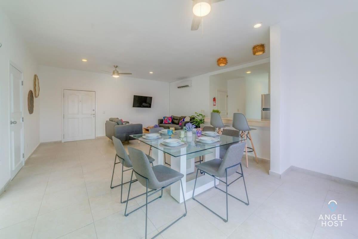 Ideal Group Getaway 4 Blocks To The & Pool *