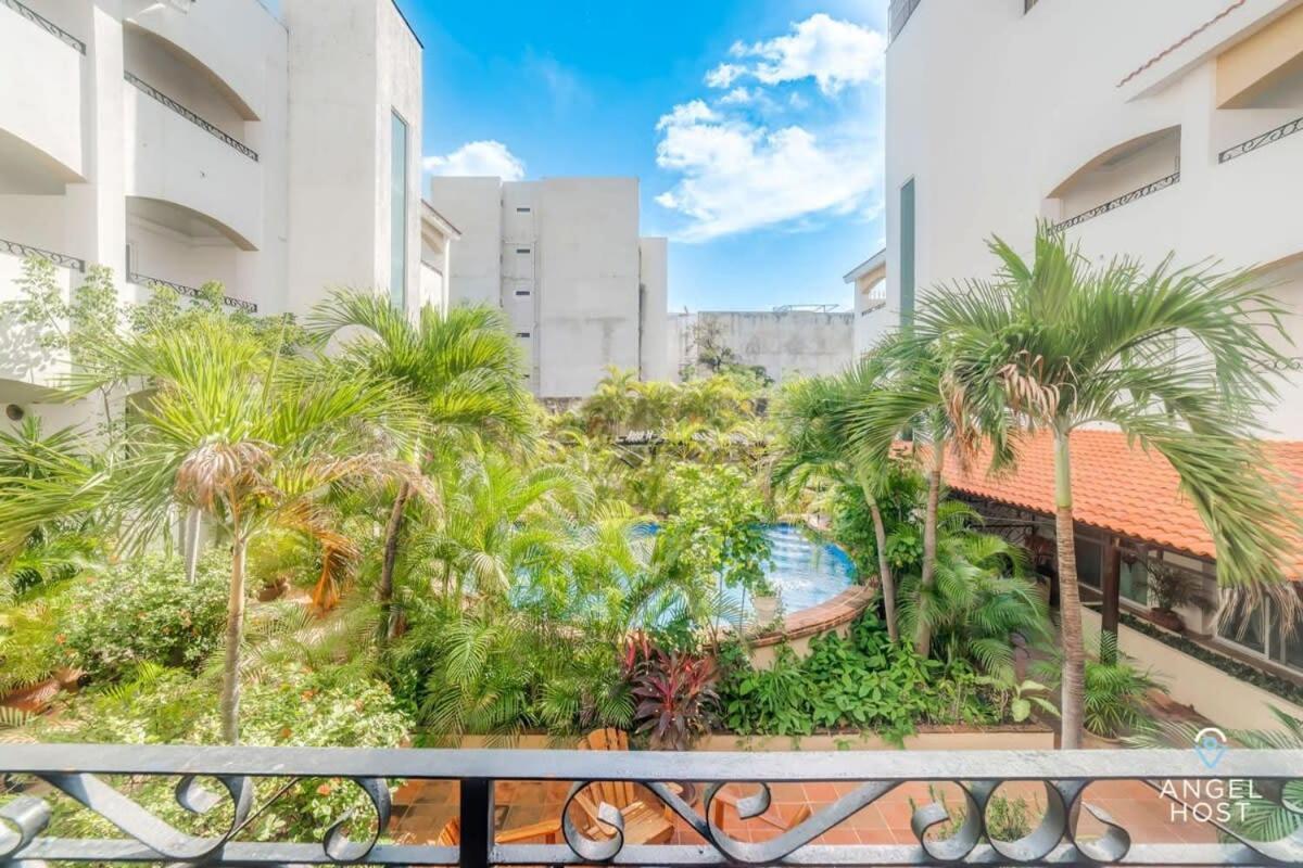 Ideal Group Getaway 4 Blocks To The & Pool * Playa del Carmen