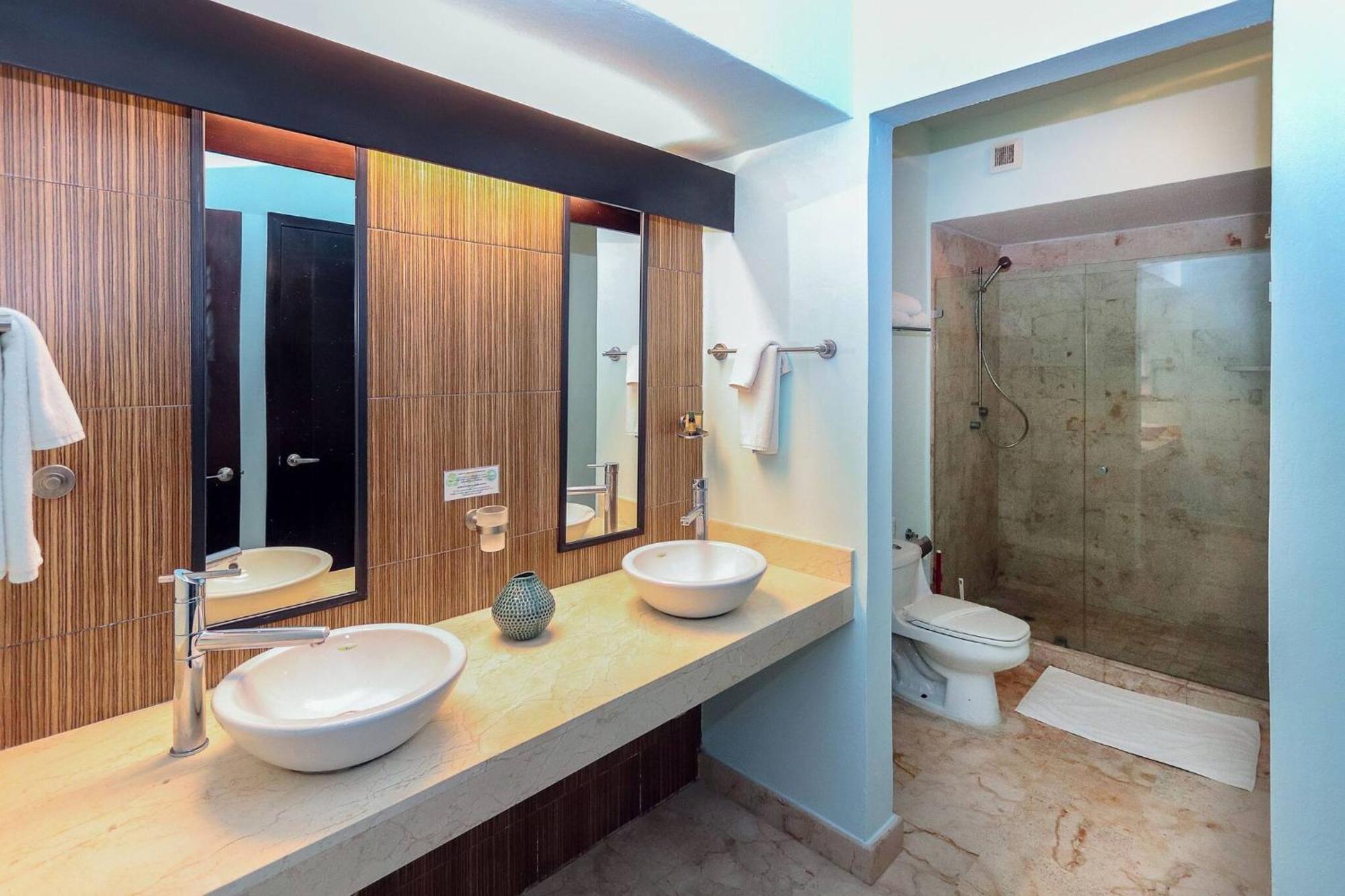 Beachfront Condo, 2 Bedroom - Ocean View At Corto Maltes Apartment *