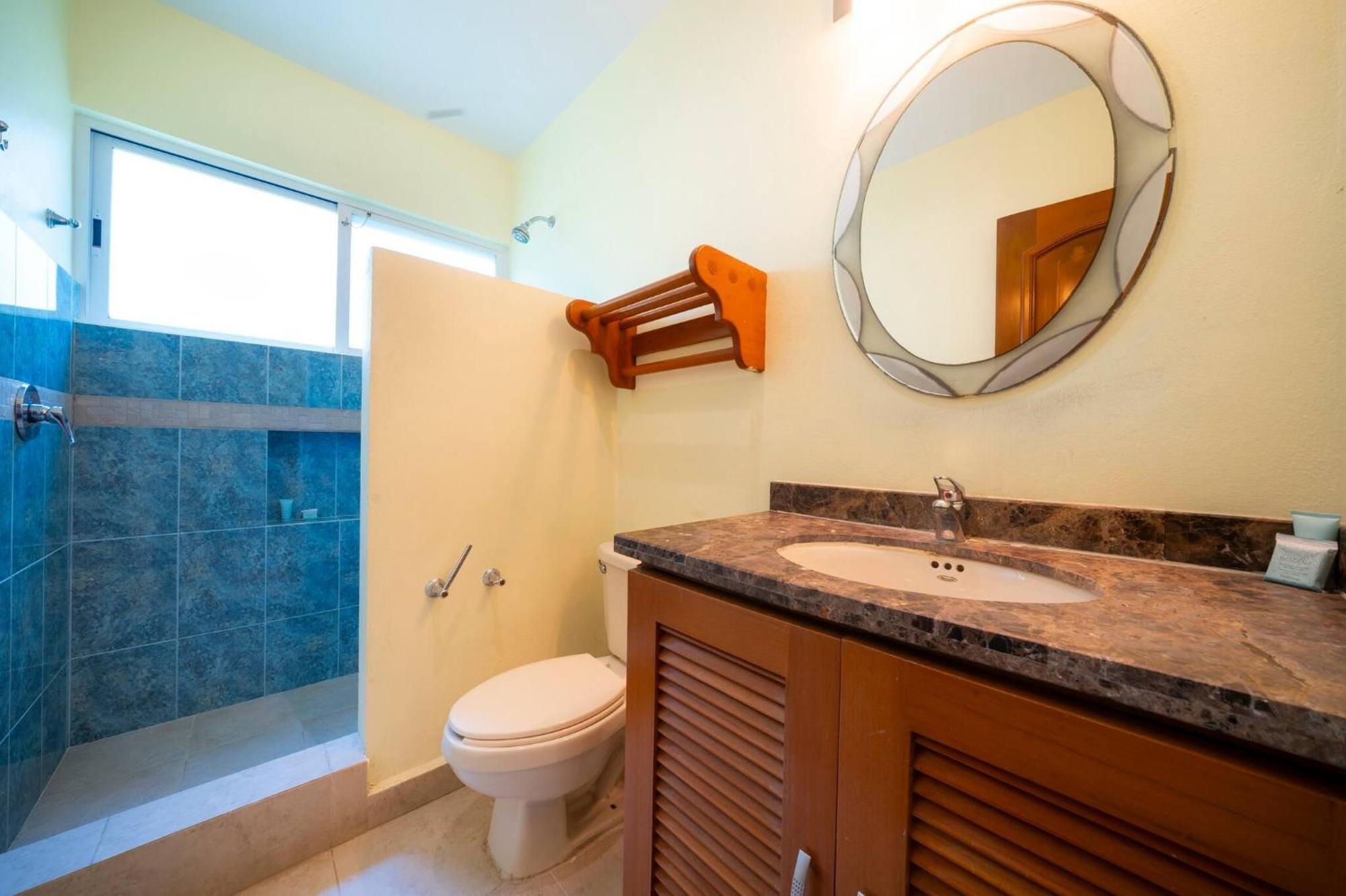 With 4 Bedrooms - Spacious Oceanview With Private Pool At Playacar Phase I Pura Vida Villa *