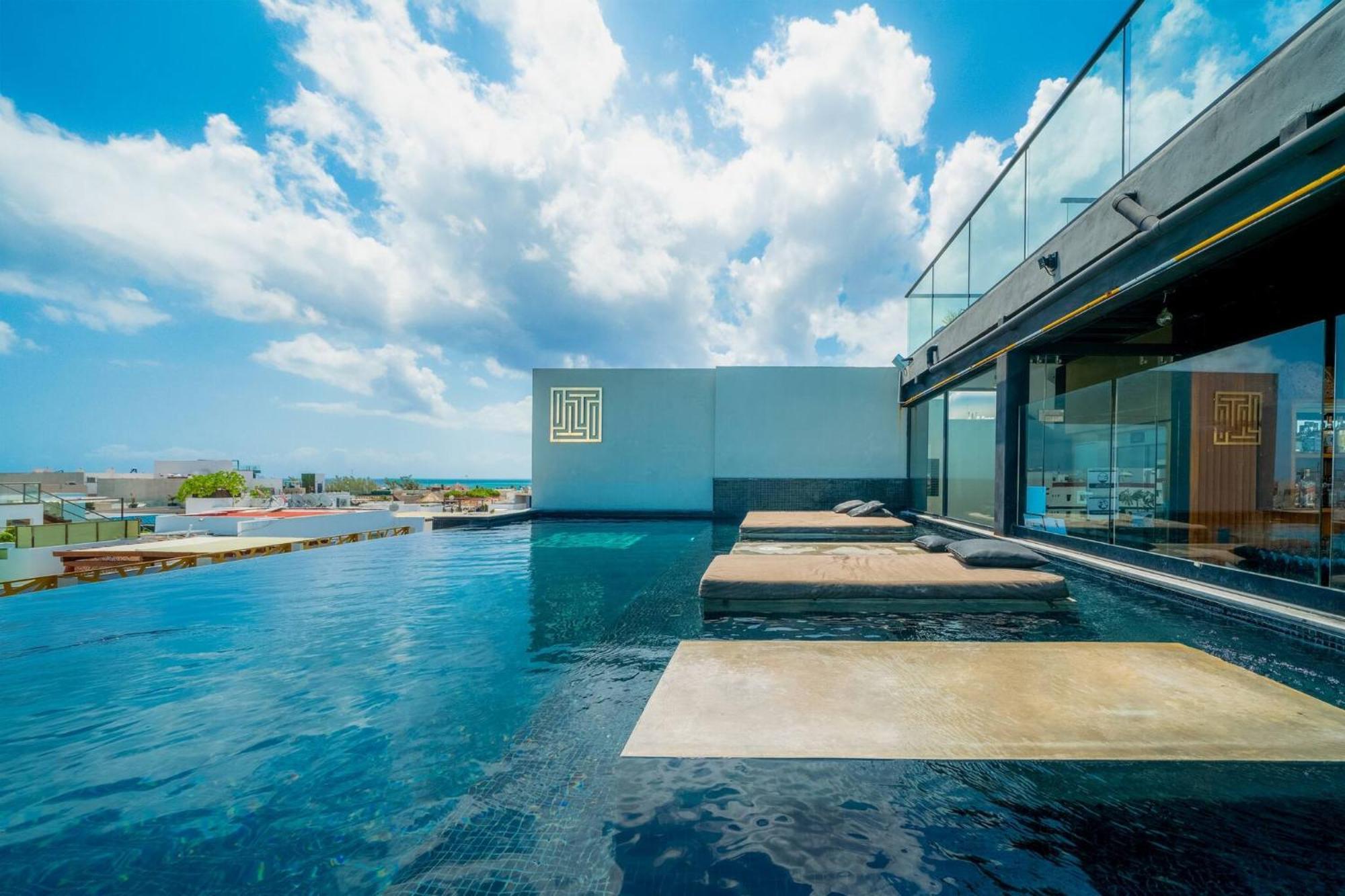 Apartment 1 Bedroom With Rooftop Pool & Bar - At It Residences - Iris