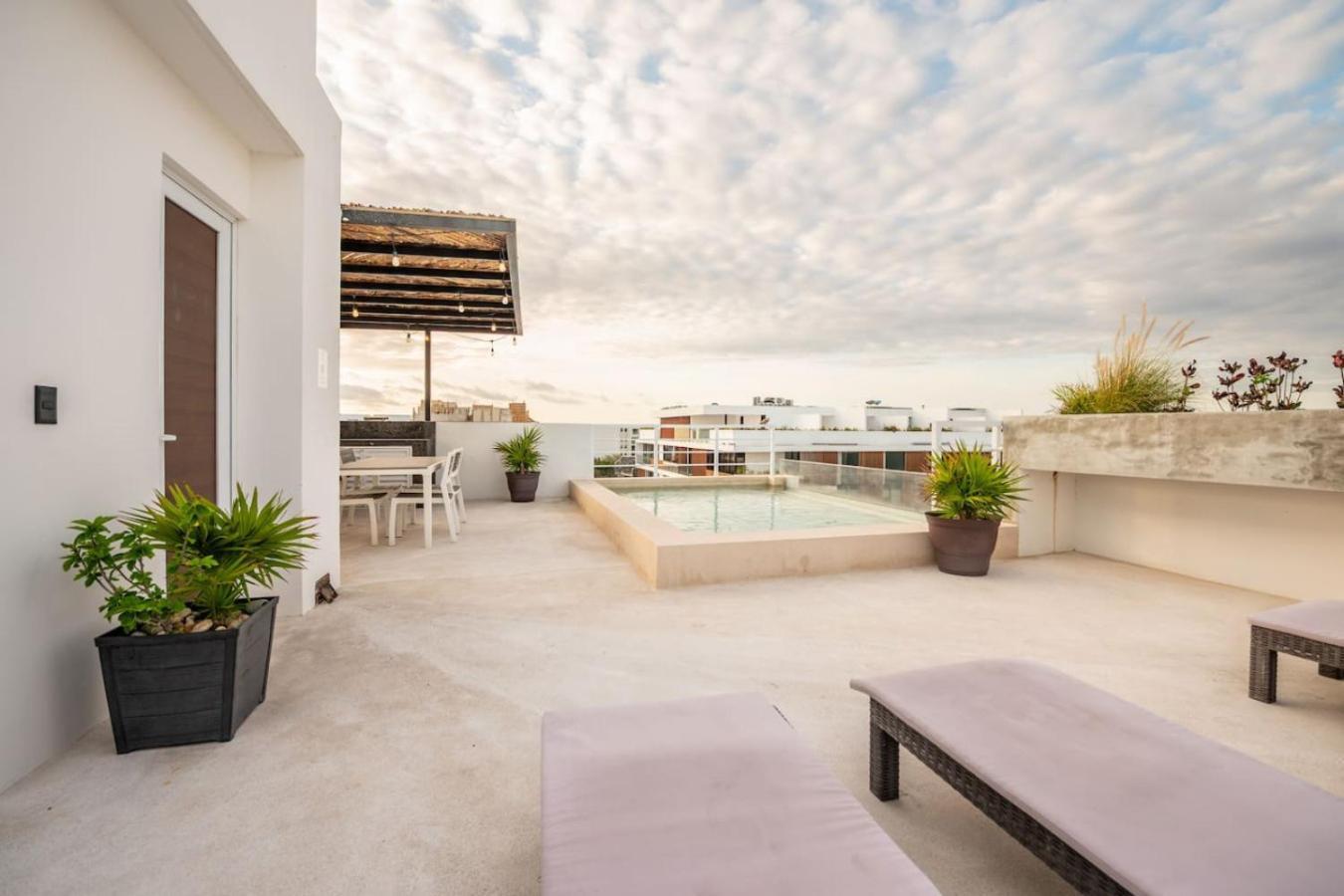 1 Bedroom W Rooftop Pool Walk To 5th Ave Ferienhaus
