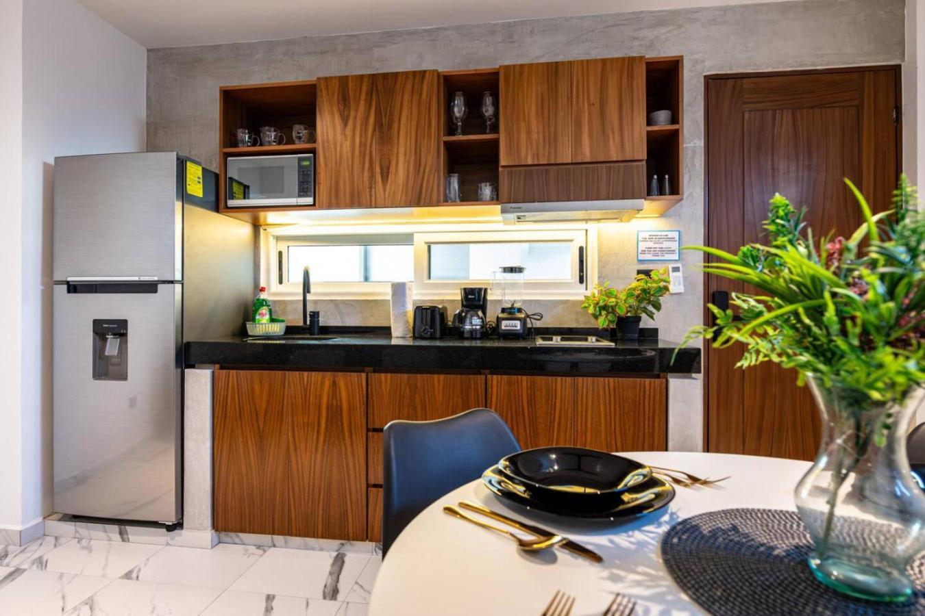 1 Bedroom W Rooftop Pool Walk To 5th Ave