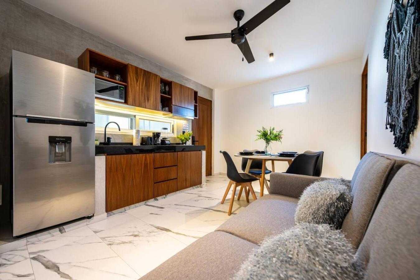 Ferienhaus 1 Bedroom W Rooftop Pool Walk To 5th Ave *
